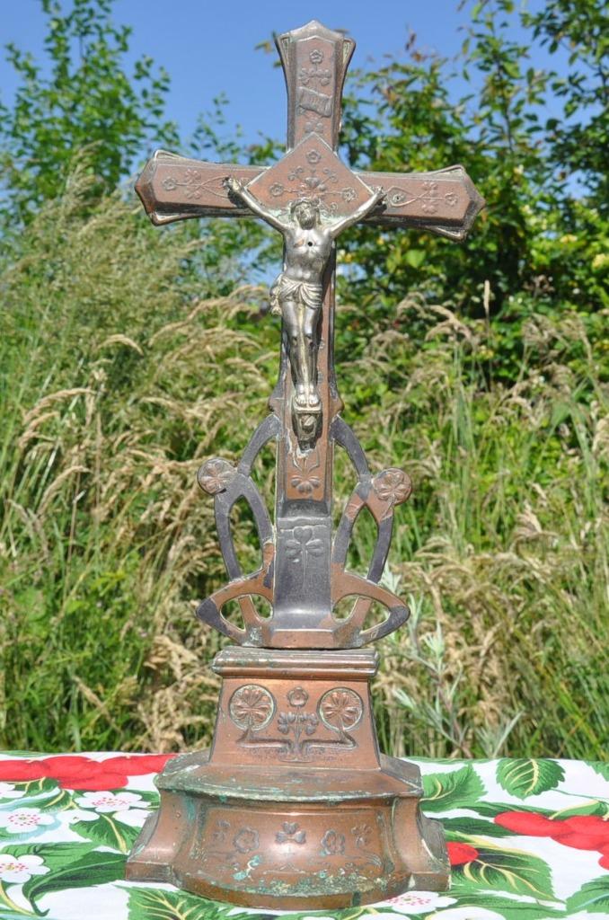 crucifix en regule cuivré, Enlèvement ou Envoi