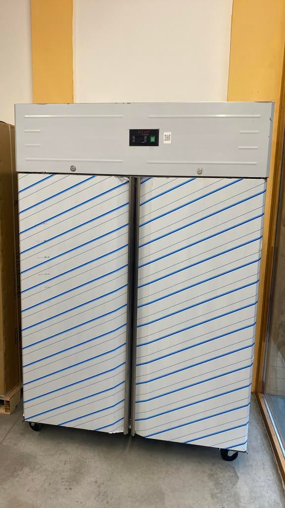 Congélateur professionnel 2 portes nouveau, Electroménager, Fers à repasser & Planches à repasser, Enlèvement ou Envoi