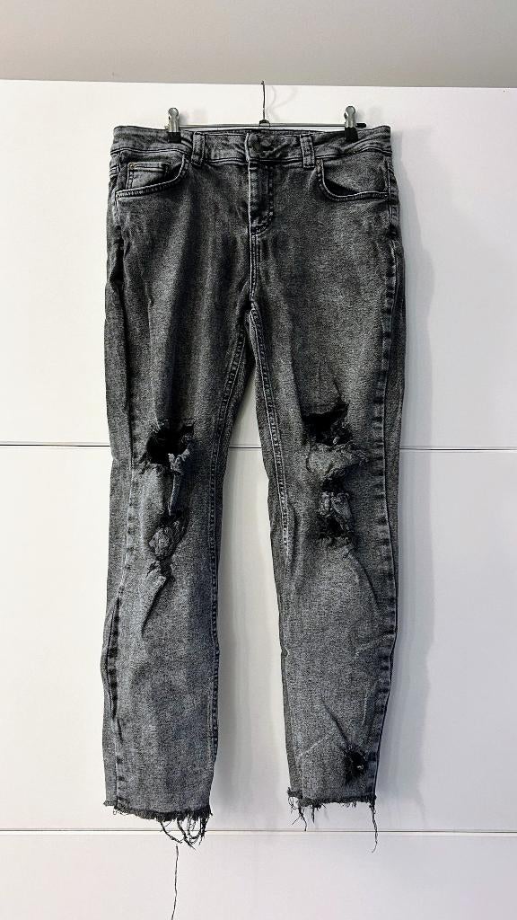 MS Mode grijze jeansbroek met scheuren, Maat 42/44 (L), Ophalen of Verzenden, Zo goed als nieuw, MS Mode