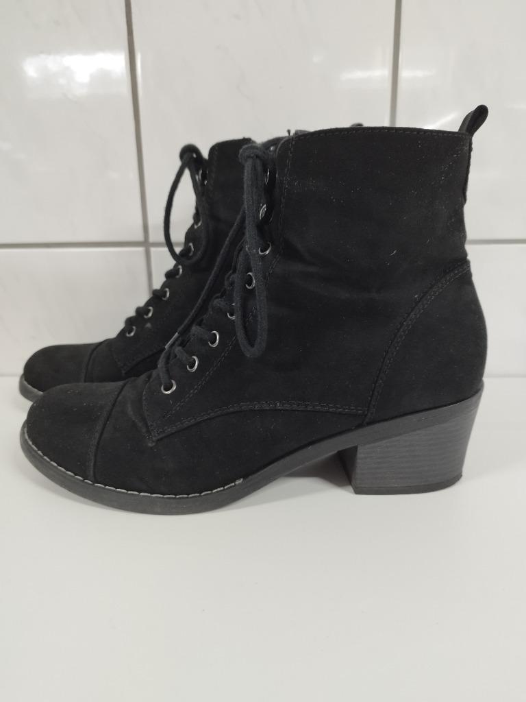 Enkellaarsjes zwart maat 42, Enlèvement ou Envoi, Comme neuf, Boots et Botinnes, Noir