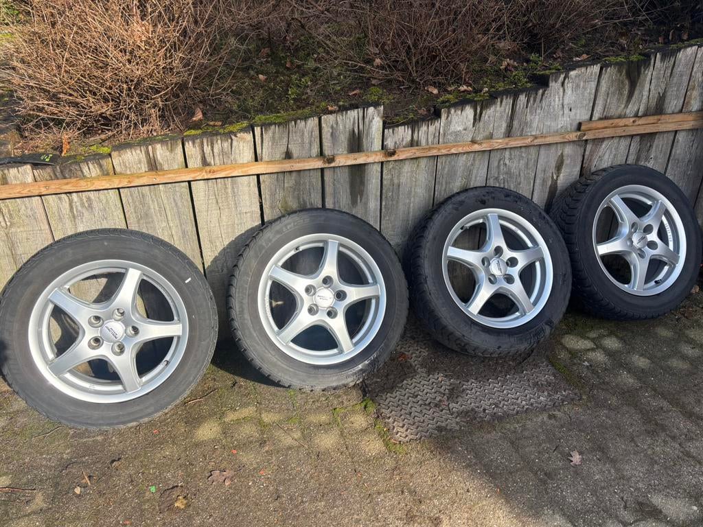 Velgen met sneeuw banden 5x120x16 et30 BMW, Auto-onderdelen, Banden en Velgen, Ophalen, Gebruikt, 16 inch, Banden en Velgen