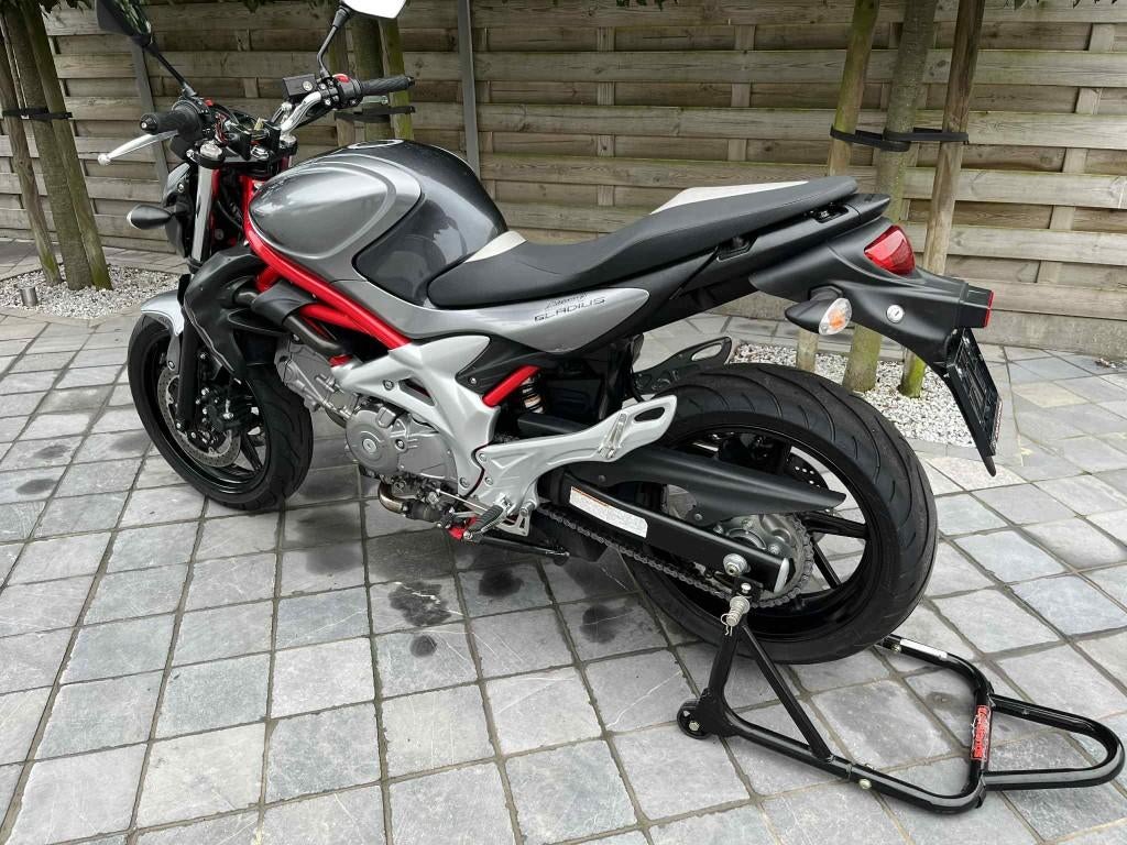 suzuki gladius 650cc **18000km** abs ** topkoffer**, Motos, Motos | Suzuki, Permis Moto A, Entreprise, Plus de 35 kW, 2 cylindres