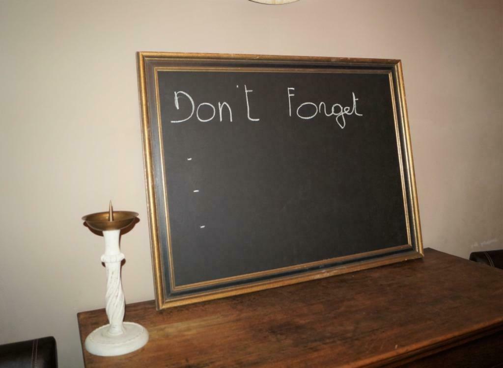 Groot oud krijtbord met donkere kader H 94cm B 73, Ophalen of Verzenden, Gebruikt, Krijtbord