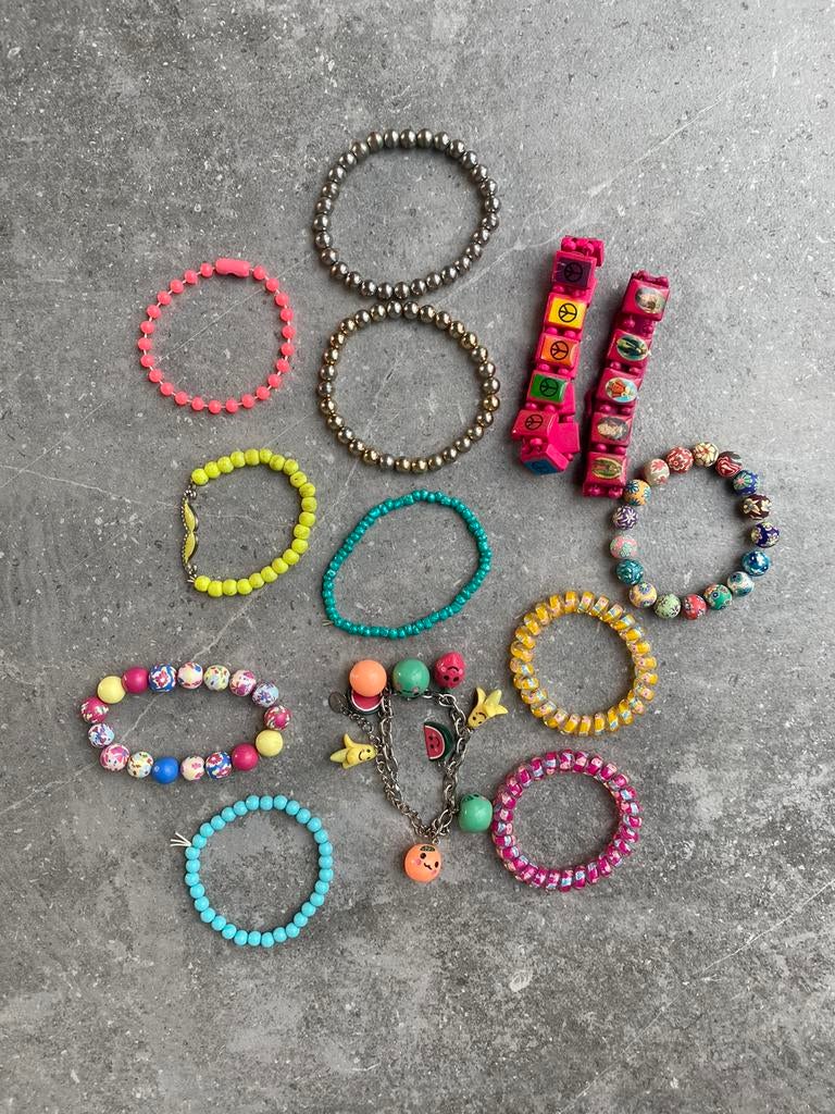 Lot kleurrijke kinderarmbandjes armbandjes, Ophalen of Verzenden, Gebruikt, Armband