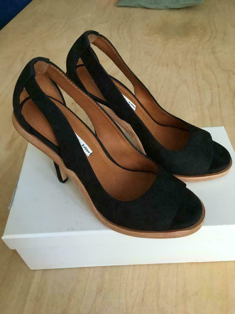 Prachtige pumps hakschoen & Other Stories - maat 39 - NIEUW, Kleding | Dames, Pumps, Zwart, Ophalen of Verzenden, Nieuw