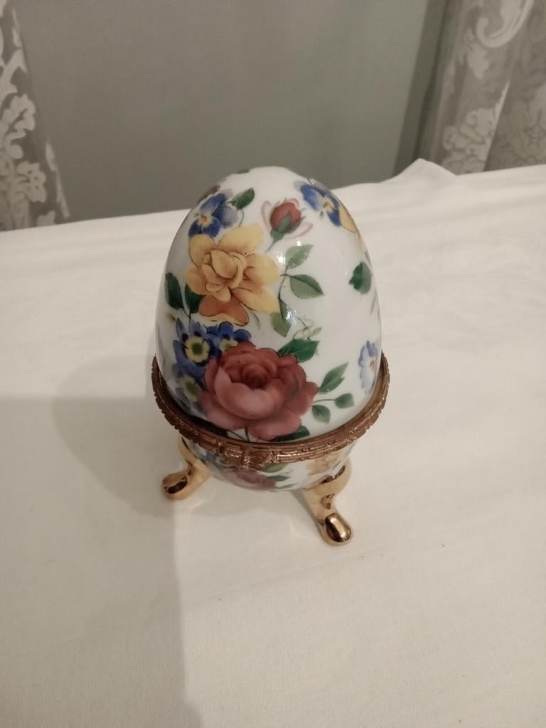 Porseleinen ei, faberge stijl., Ophalen of Verzenden