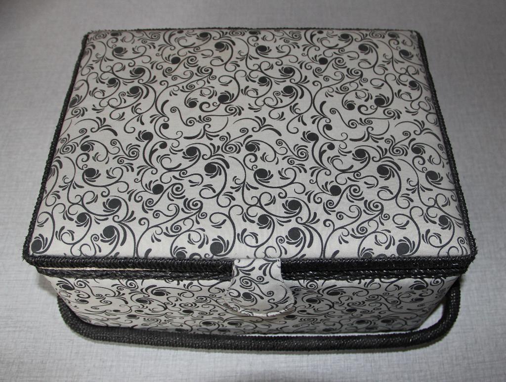 Coffret à couture noir et gris Kleiber, Hobby & Loisirs créatifs, Couture & Fournitures, Comme neuf, Autres types, Enlèvement ou Envoi