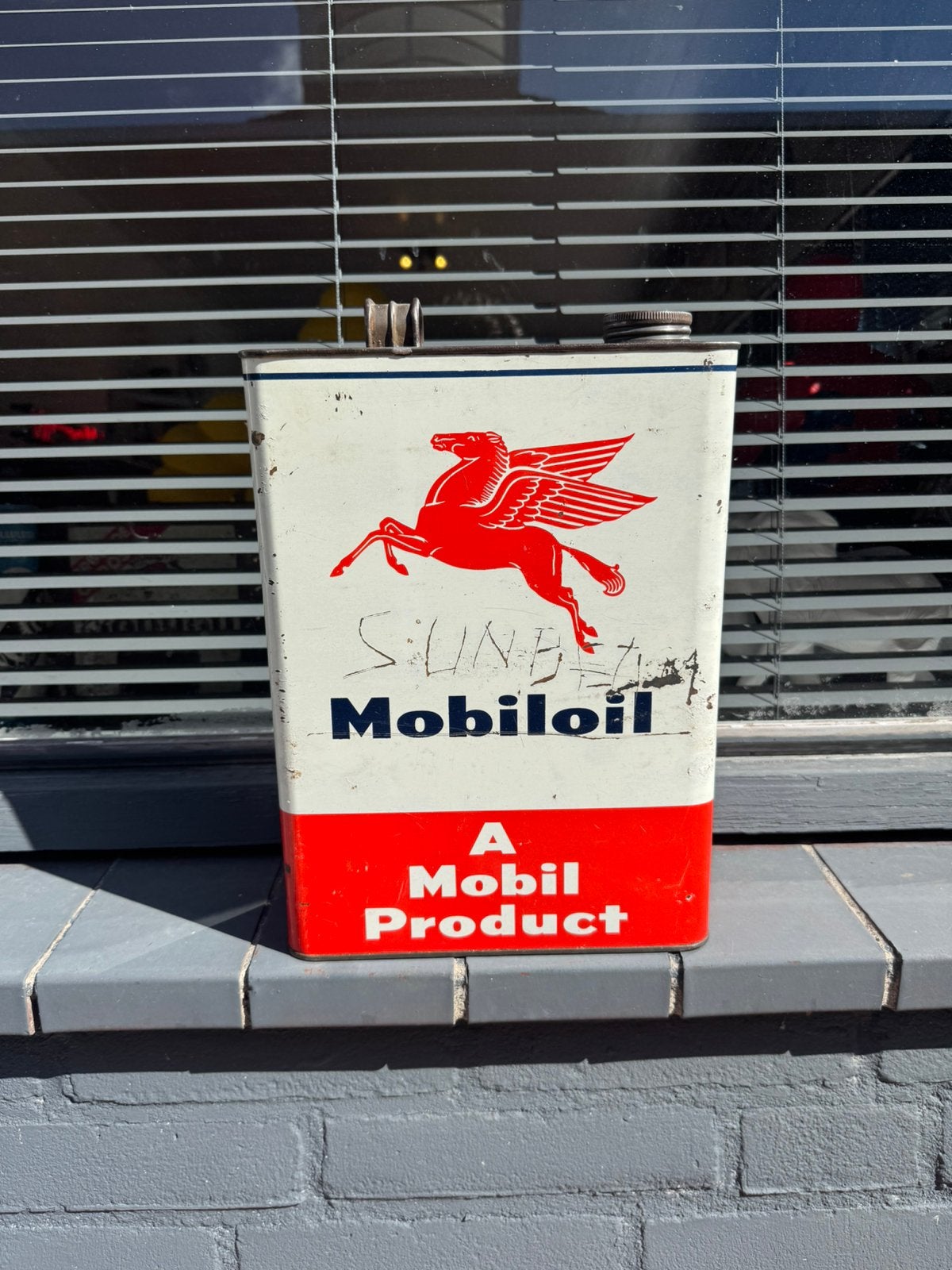 Grand bidon d'huile Mobiloil 5 litres, Collections, Enlèvement ou Envoi, Utilisé, Autre, Autres marques