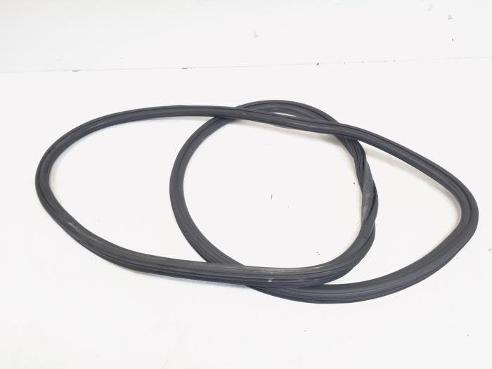 Joint caoutchouc portière 4portes avant droite d'un Audi A4, -, 3 mois de garantie, Audi, Utilisé