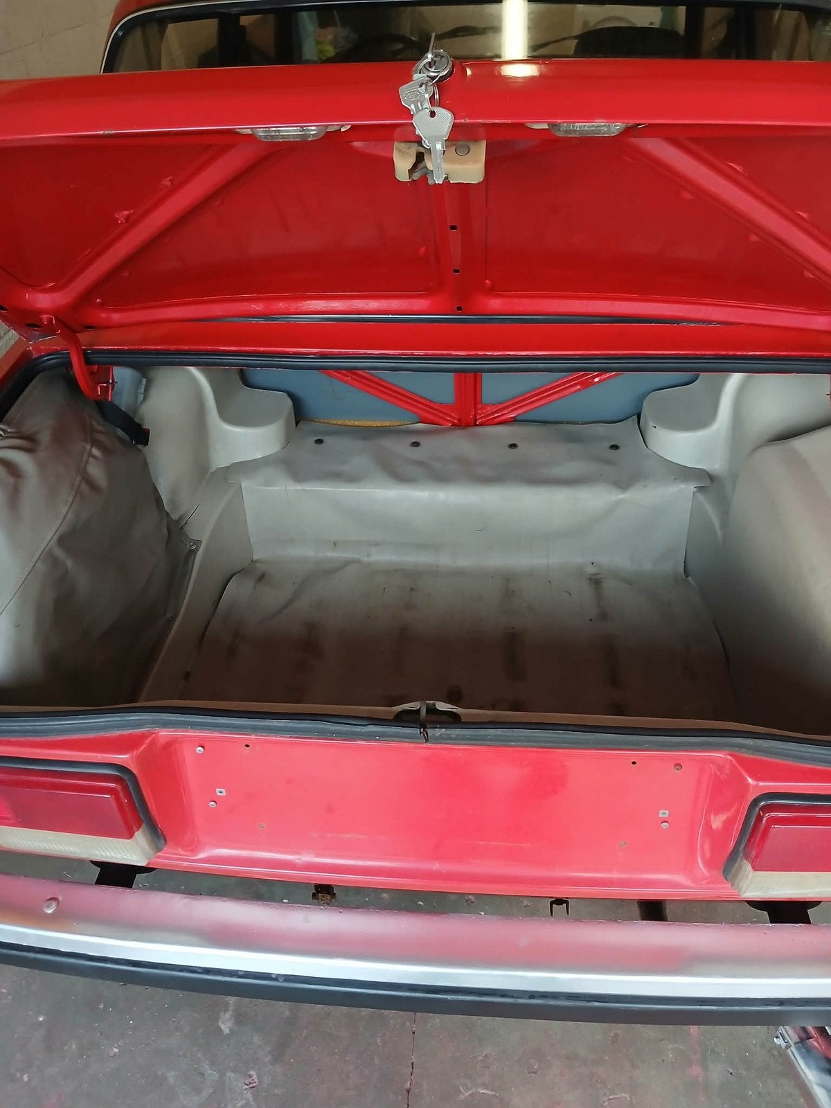 Lada 2107 1.3 motor 1985 bouwjaar, Particulier, Te koop