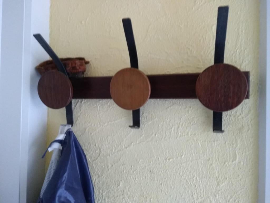 porte manteaux, Enlèvement