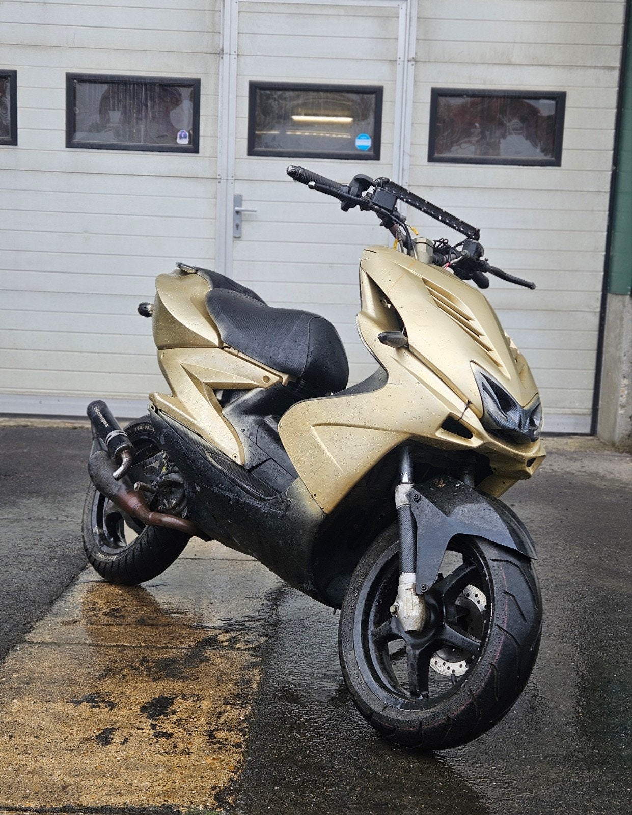Yamaha Aerox 50cc 2 temps (avec clé) - Pour pièces, Vélos & Vélomoteurs, Aerox, Enlèvement, Utilisé, Essence