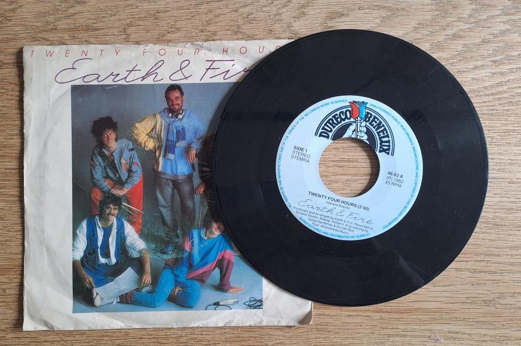 Earth & Fire - Twenty Four Hours, Gebruikt, Originele persing, 7 inch, Ophalen of Verzenden