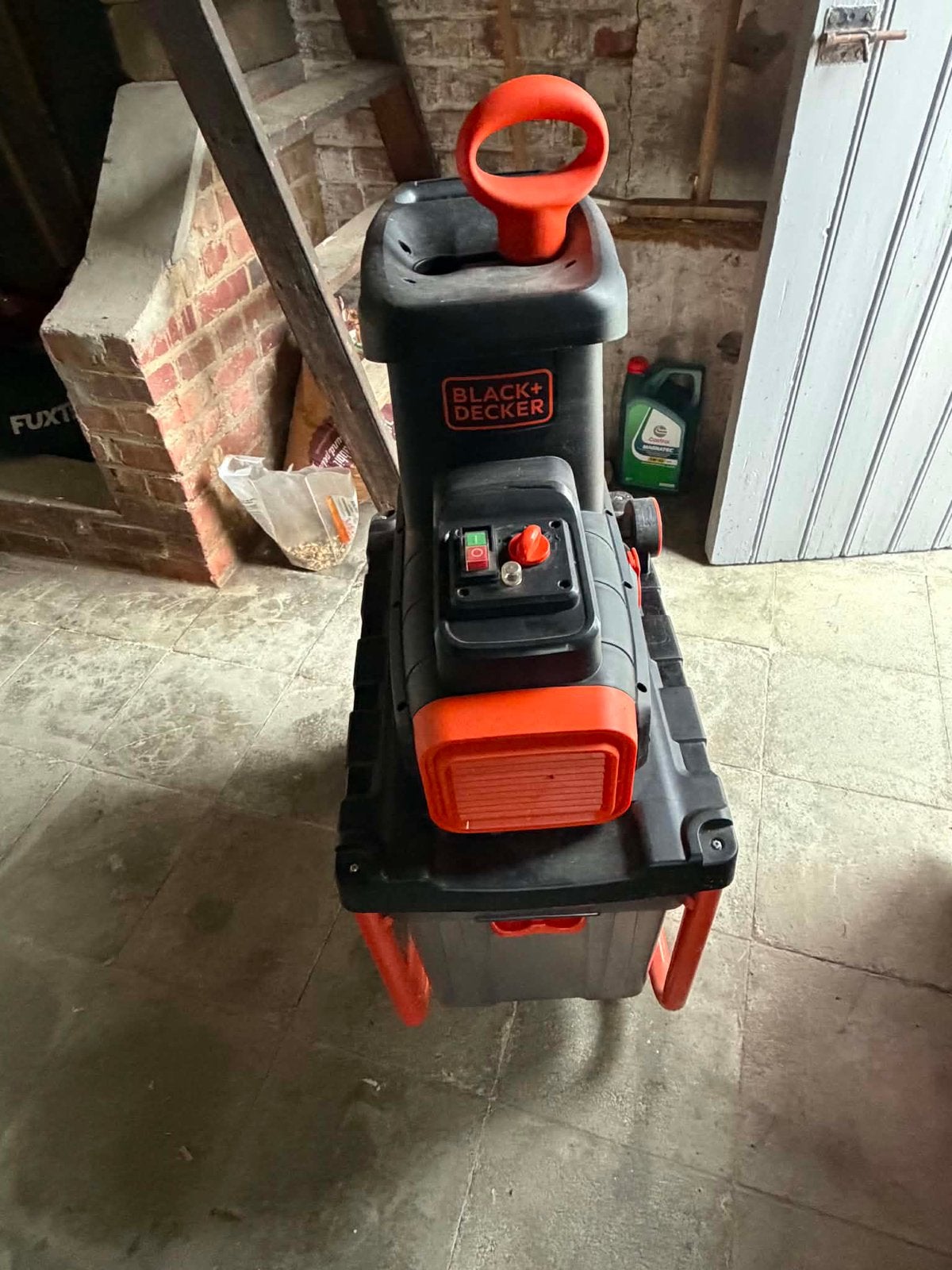 Hakselaar black & decker, Tuin en Terras, Grasmaaiers, Ophalen, Cirkelmaaier, Elektrische grasmaaier, Zo goed als nieuw