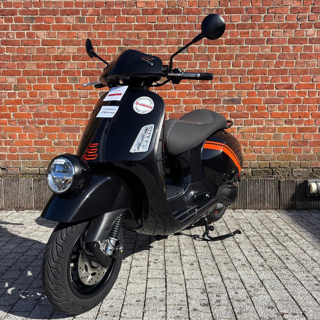 NIEUWE Vespa GTV 300 STOCKPROMO €700, Motoren, 300 cc, Bedrijf, Minimaal motorrijbewijs A2, 1 cilinder