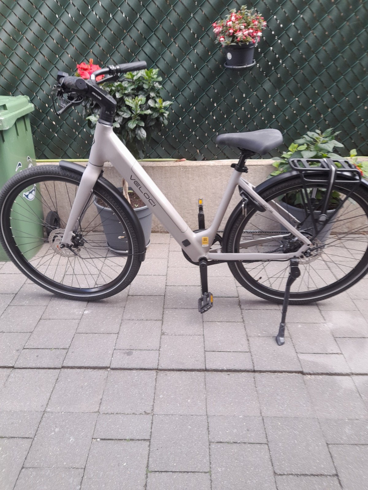 Veloci One van 2025, Autres marques, 47 à 51 cm, 50 km par batterie ou plus, Comme neuf