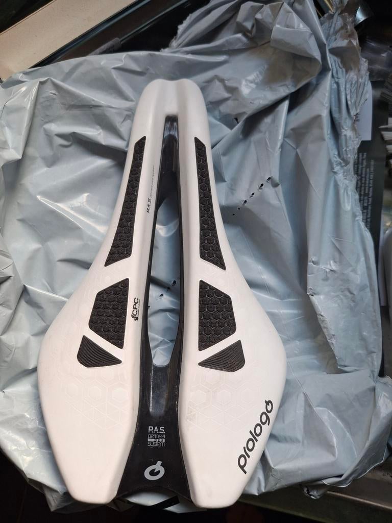 Prologo zadel 143mm, Ophalen of Verzenden, Zadel