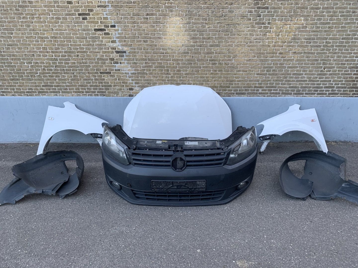 plaatwerk volkswagen caddy 2010 tot 2015 voorkop voorbumper, Ophalen, Gebruikt, -, -