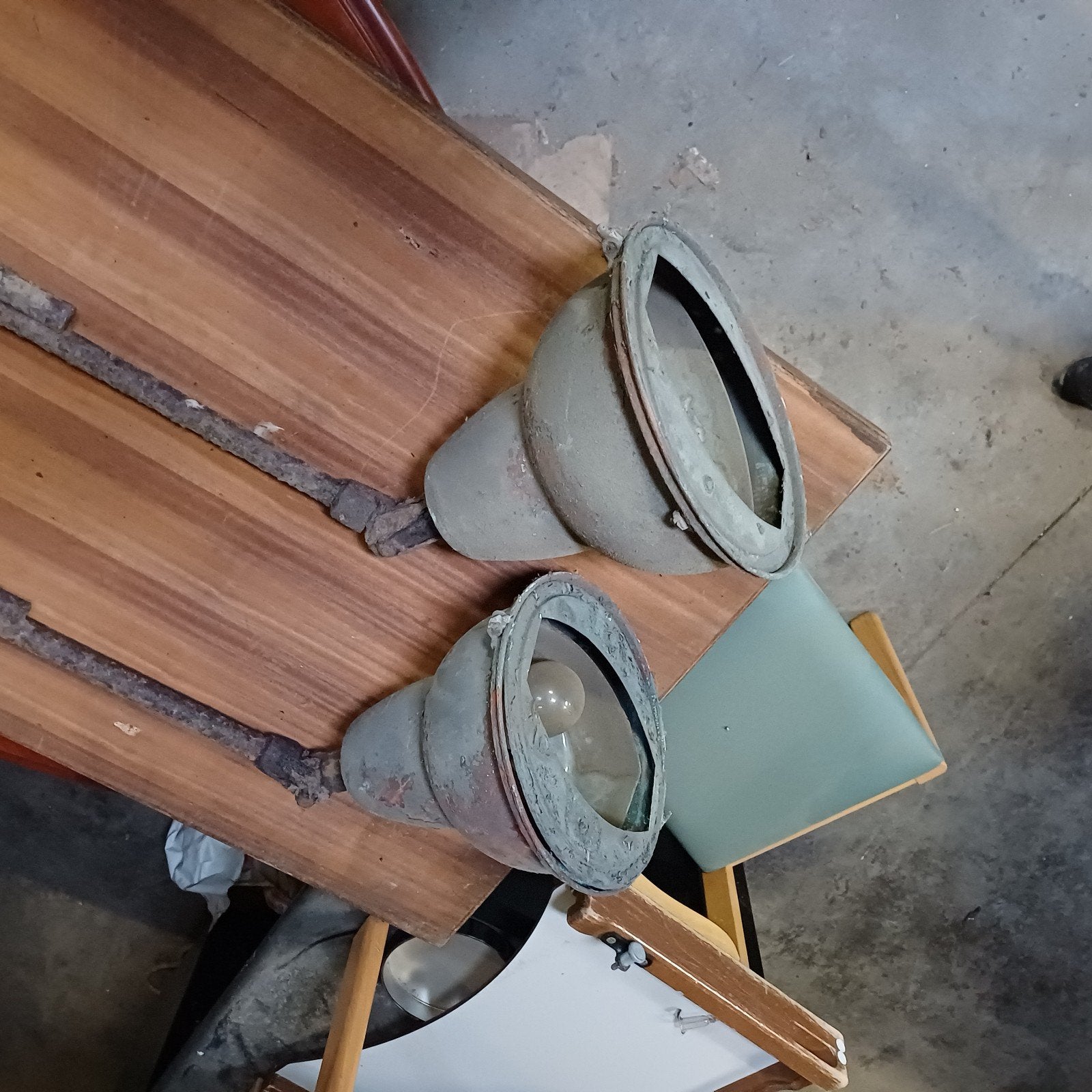 Te koop: Set van 2 industriële wandlampen ijzer/brons– giet, Elektronische apparatuur, Overige elektronische apparatuur, Ophalen