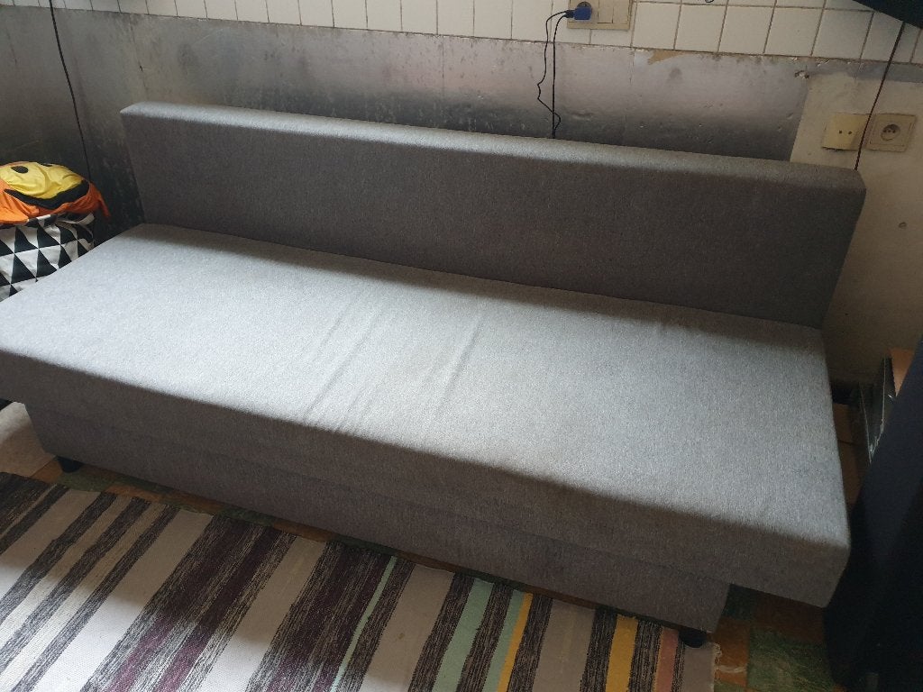 Grijze slaapzetel / slaapbank / zetelbed met opbergruimte, Ophalen, Gebruikt, 140 cm, Twijfelaar