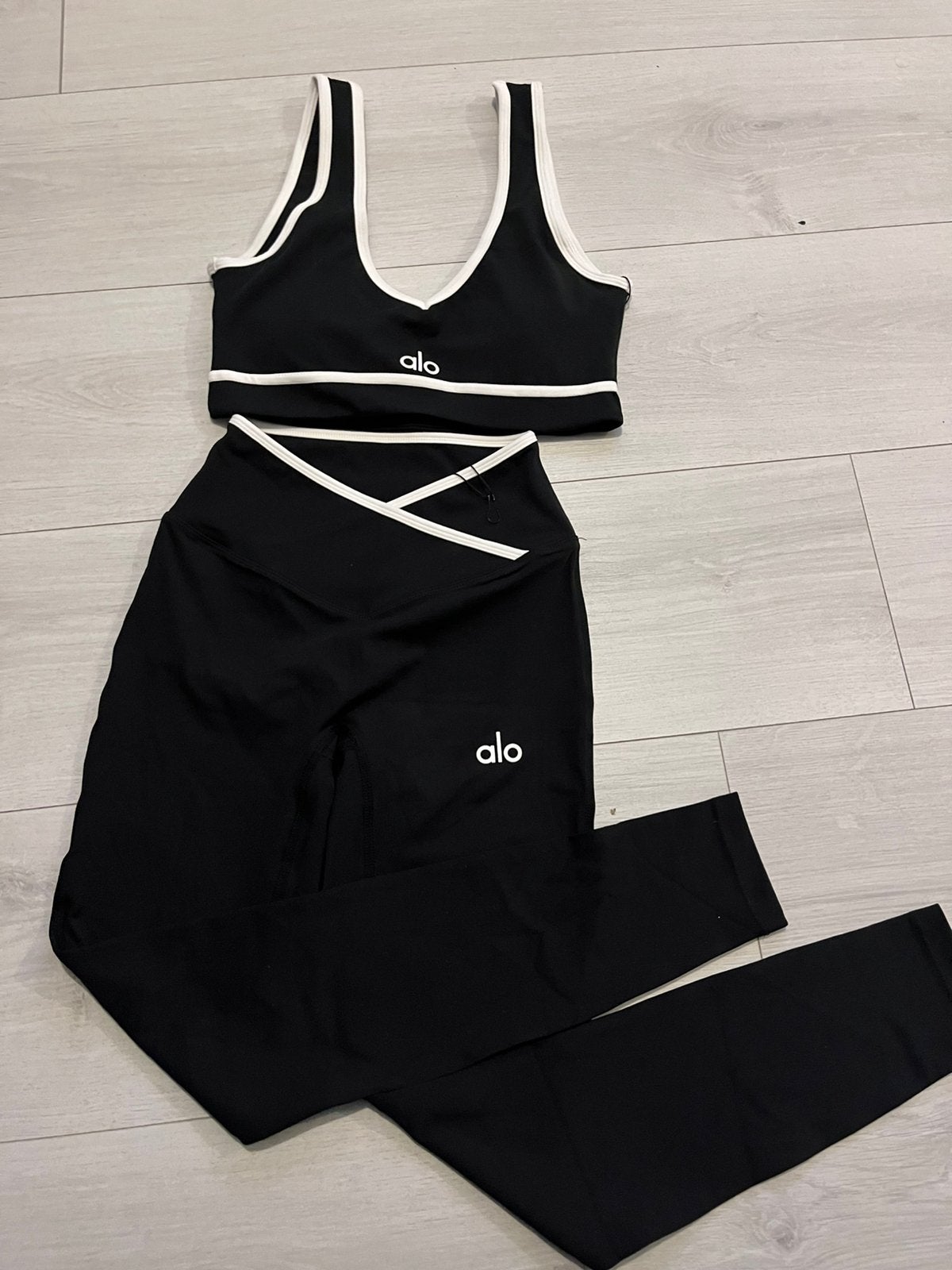 Alo Yoga sportset (legging en sportbeha) - Maat S, Kleding | Dames, Ophalen of Verzenden, Zo goed als nieuw, Maat 36 (S), Yoga