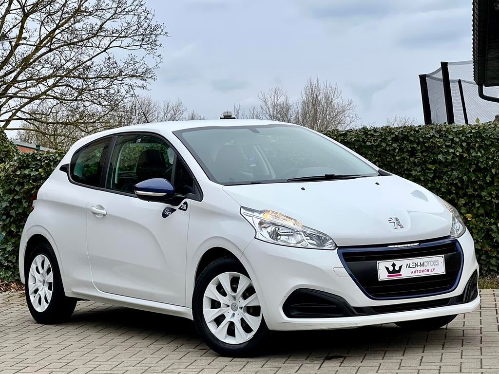 Peugeot 208 1.6HDi Like - Garantie - Euro 6b, Auto's, Voorwielaandrijving, Stof, USB, 4 cilinders