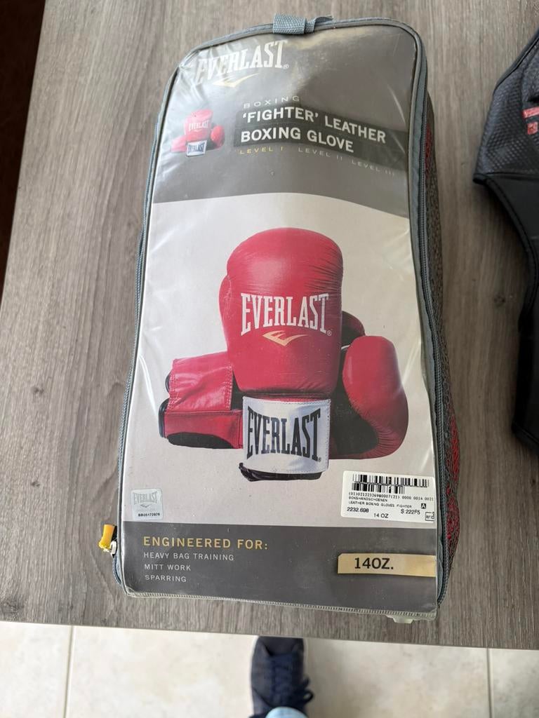 Nieuwe Everlast bokshandschoenen 14 oz, Ophalen, Zo goed als nieuw, Bokshandschoenen