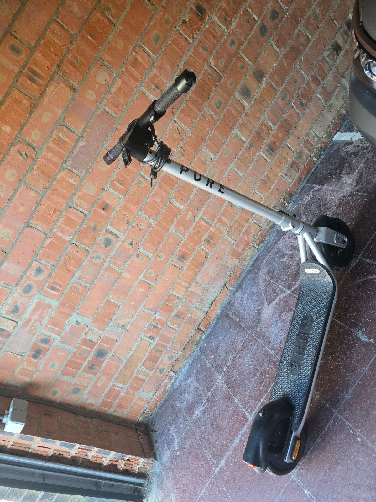 Je vends cette trottinette électrique ; elle a peu servi, Comme neuf, Step électrique (E-scooter), Pure