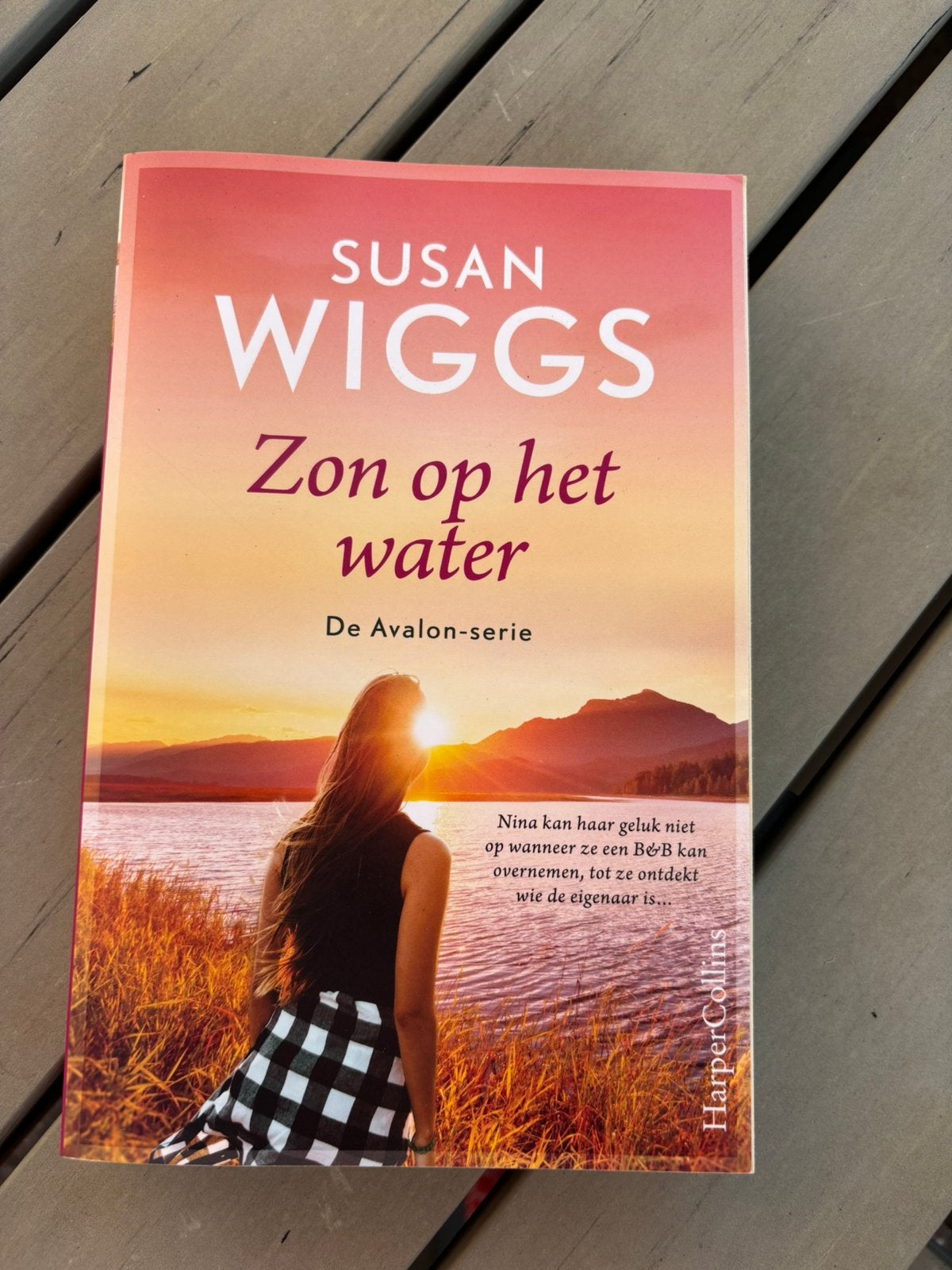 Boek van Susan Wiggs “ Zon op het water ‘, Boeken, Romans, Zo goed als nieuw, Ophalen of Verzenden