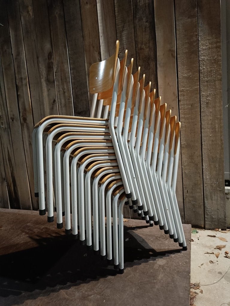 witte stapelstoelen met geometrische gevormd zitvlak (25st), Huis en Inrichting, Stoelen, Gebruikt, Vijf, Zes of meer stoelen