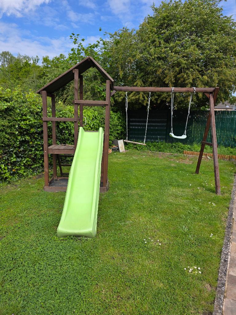 Portique en bois avec tobogan et balançoires, Kinderen en Baby's, Speelgoed | Buiten | Speeltoestellen, Gebruikt, Glijbaan, Klimwand