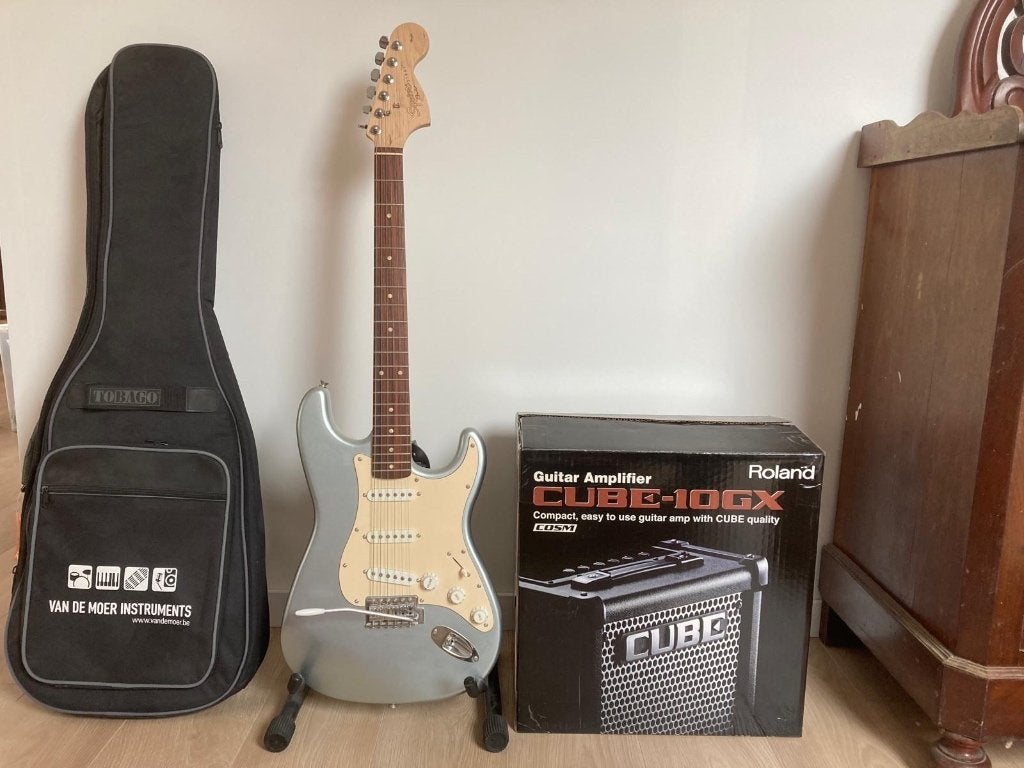 Gitaar met versterker, Muziek en Instrumenten, Ophalen, Zo goed als nieuw, Fender, Met versterker