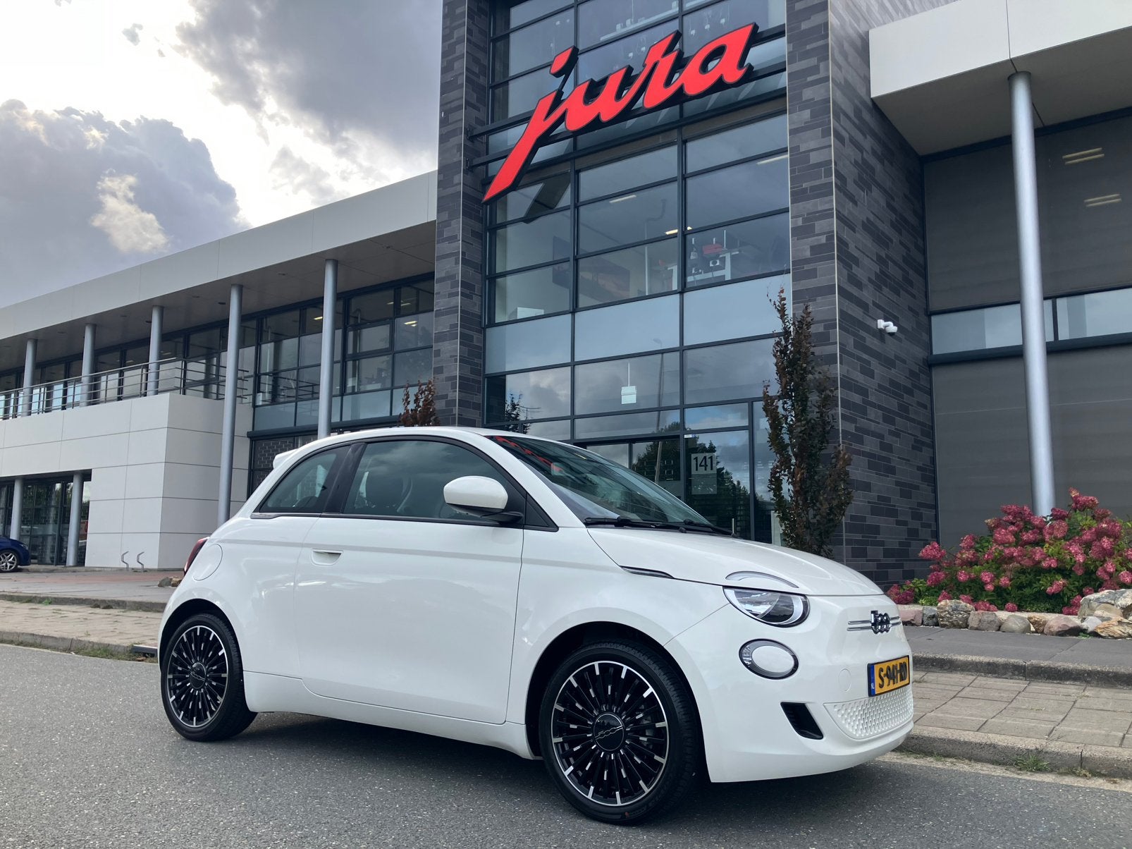 Fiat 500e 500 24kWh 95pk CSS 2023 Wit 11.800km 1e eigenaar, Autos, Bluetooth, Achat, Entretenue par le concessionnaire, Automatique