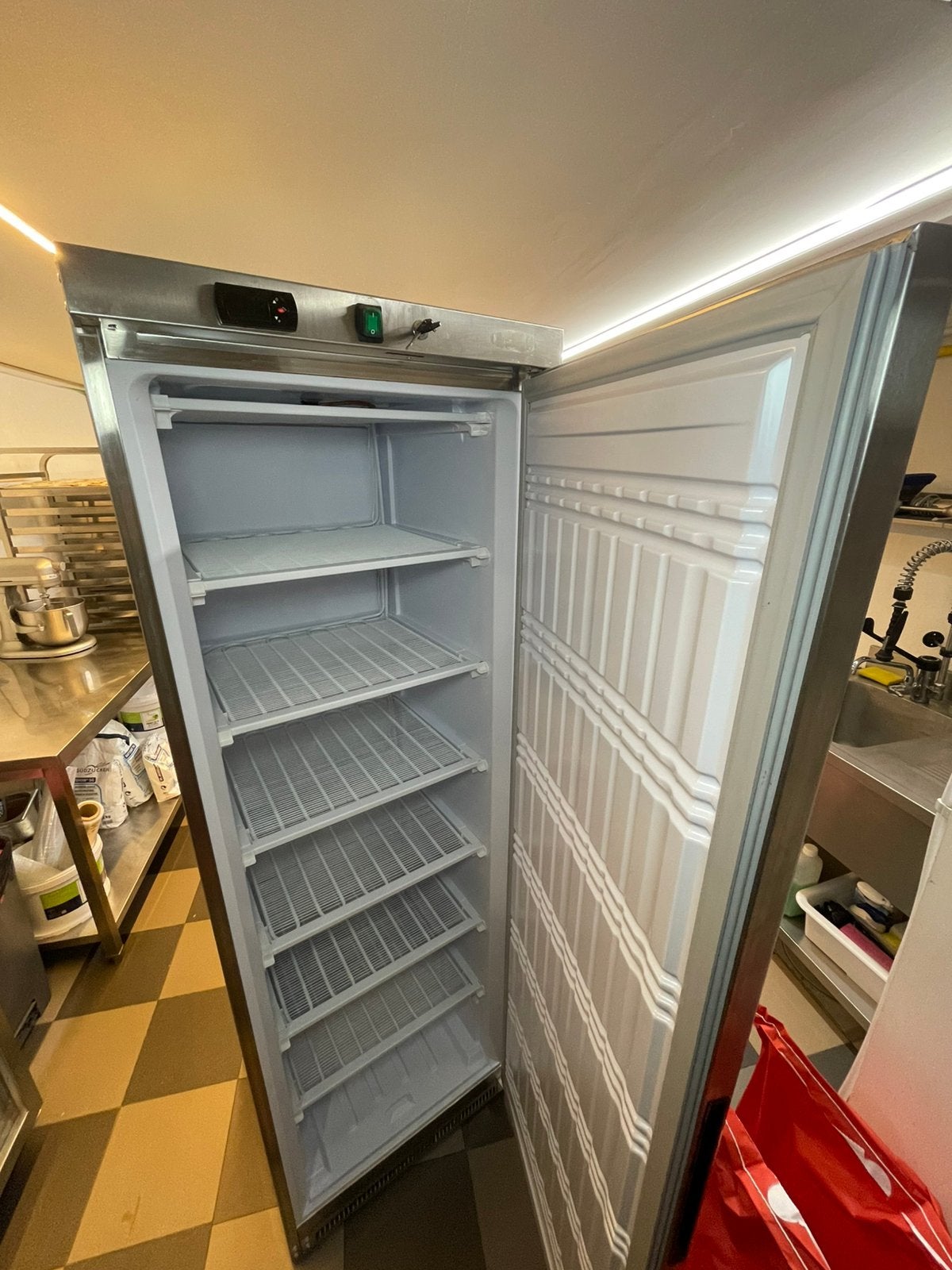 Congélateur professionnel inox 600L — JAMAIS UTILISÉ — 1000€, Electroménager, Congélateurs, Comme neuf, Congélateur, Congélateur