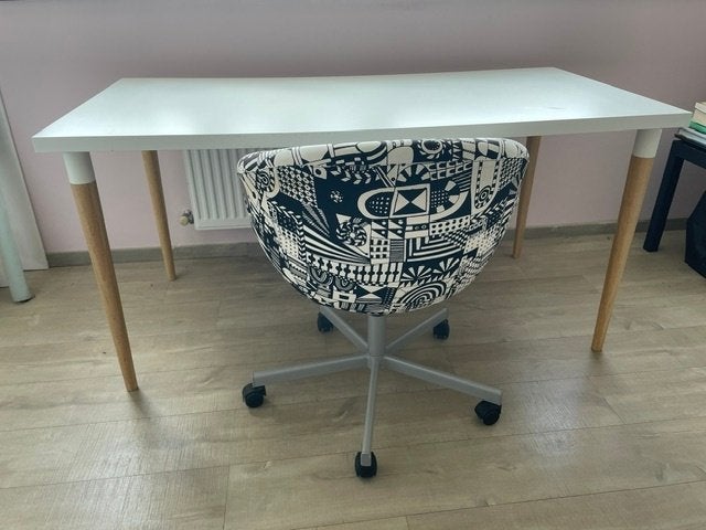 bureautafel, Huis en Inrichting, Ophalen, Hout, Nieuw, IKEA