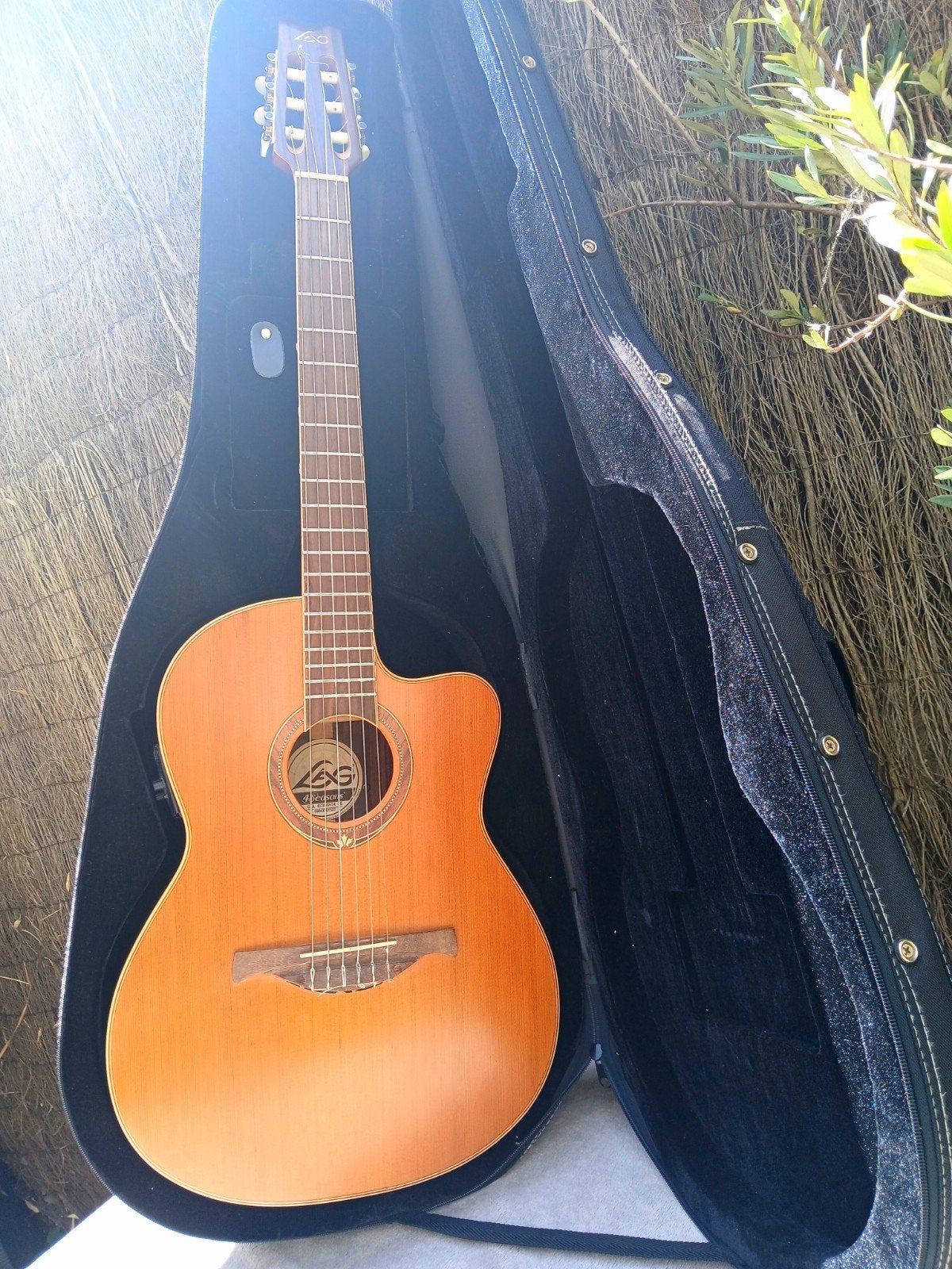 Guitare Lâg 4 Seasons 300 N14 CE électro-acoustique + étui, Musique & Instruments, Enlèvement