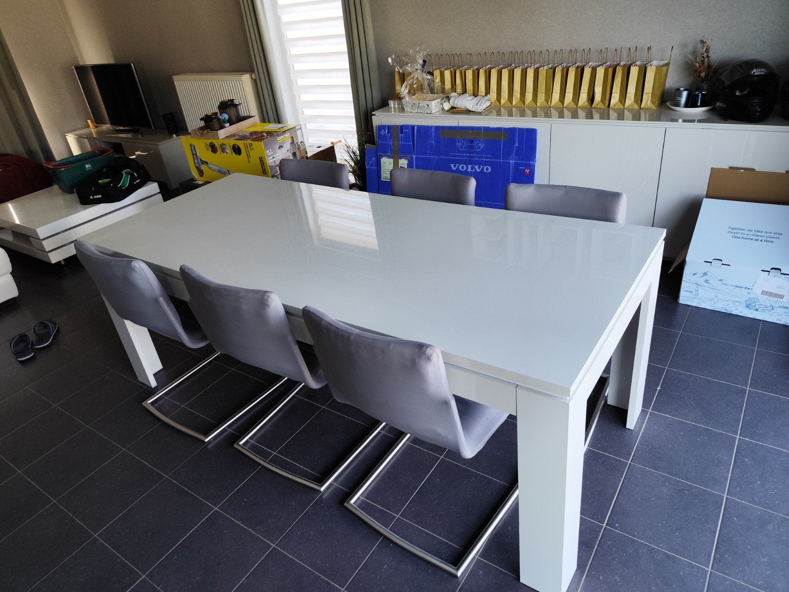 Table avec 6 chaises, buffet, meuble bar et meuble TV, Enlèvement
