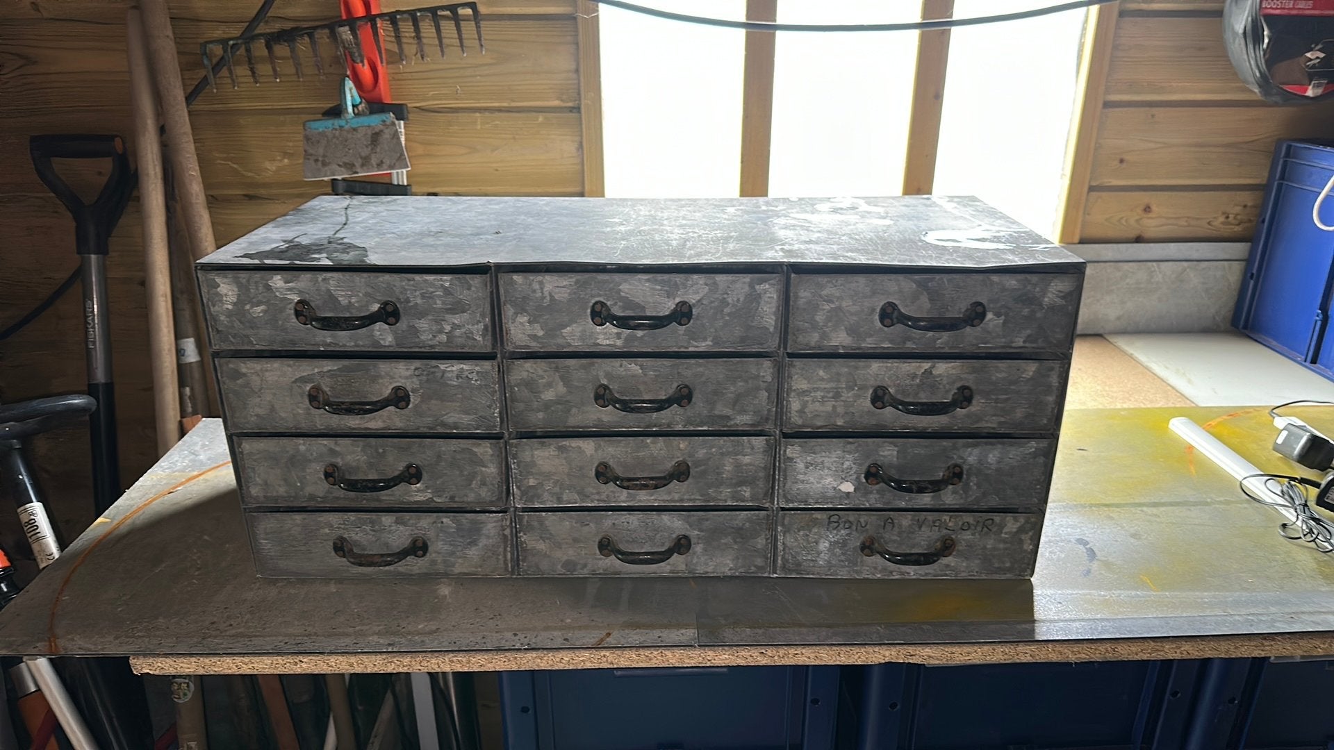 Vintage kast met 12 laden verzinkt staal, Ophalen, Gebruikt, 70 tot 120 cm