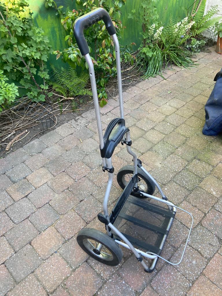 Opvouwbare (boodschappen)trolley, Ophalen