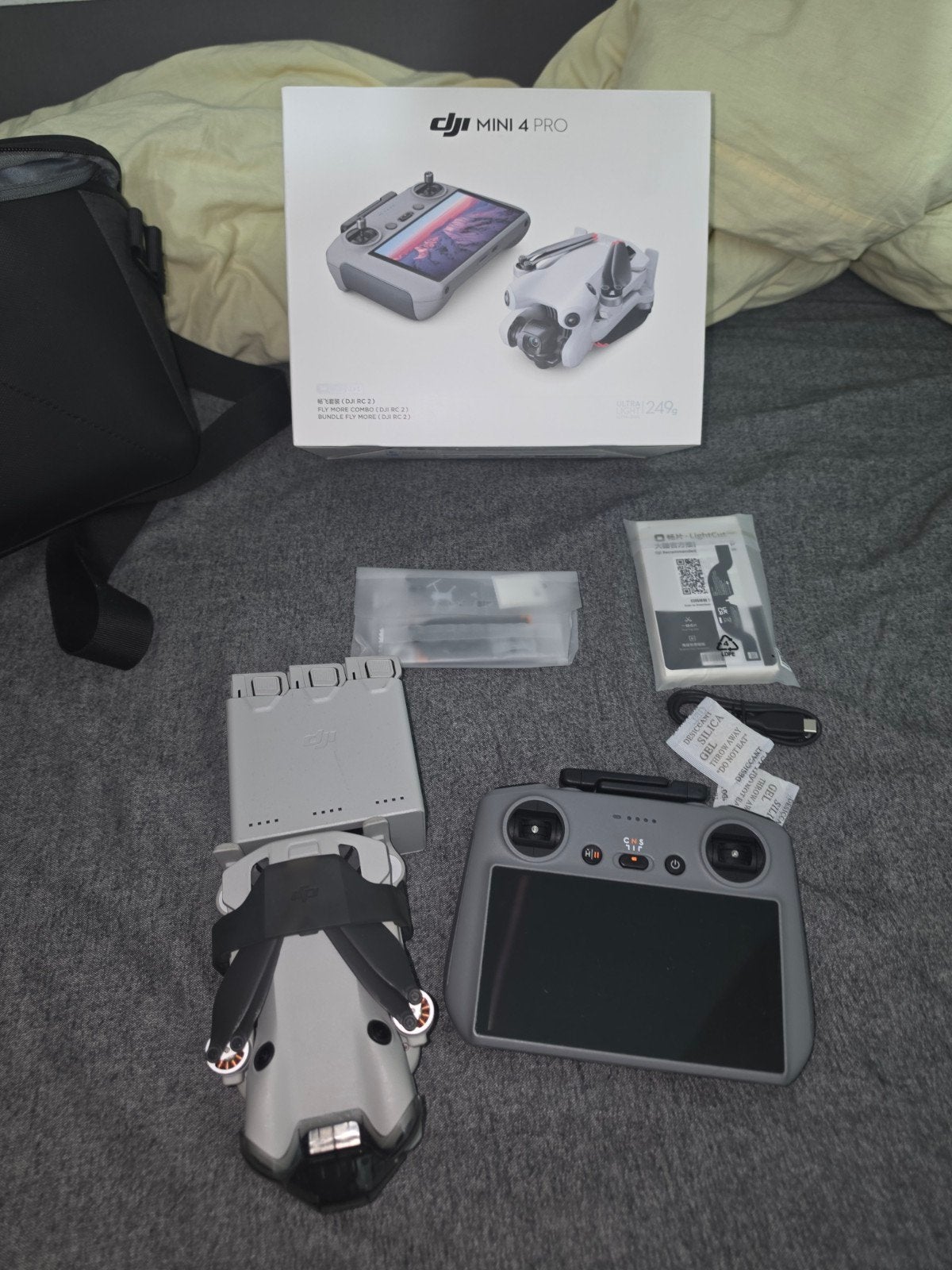 dji mini 4 pro fly more combo, Drone avec caméra, Moins de 250 g, Qualité supérieure, Comme neuf