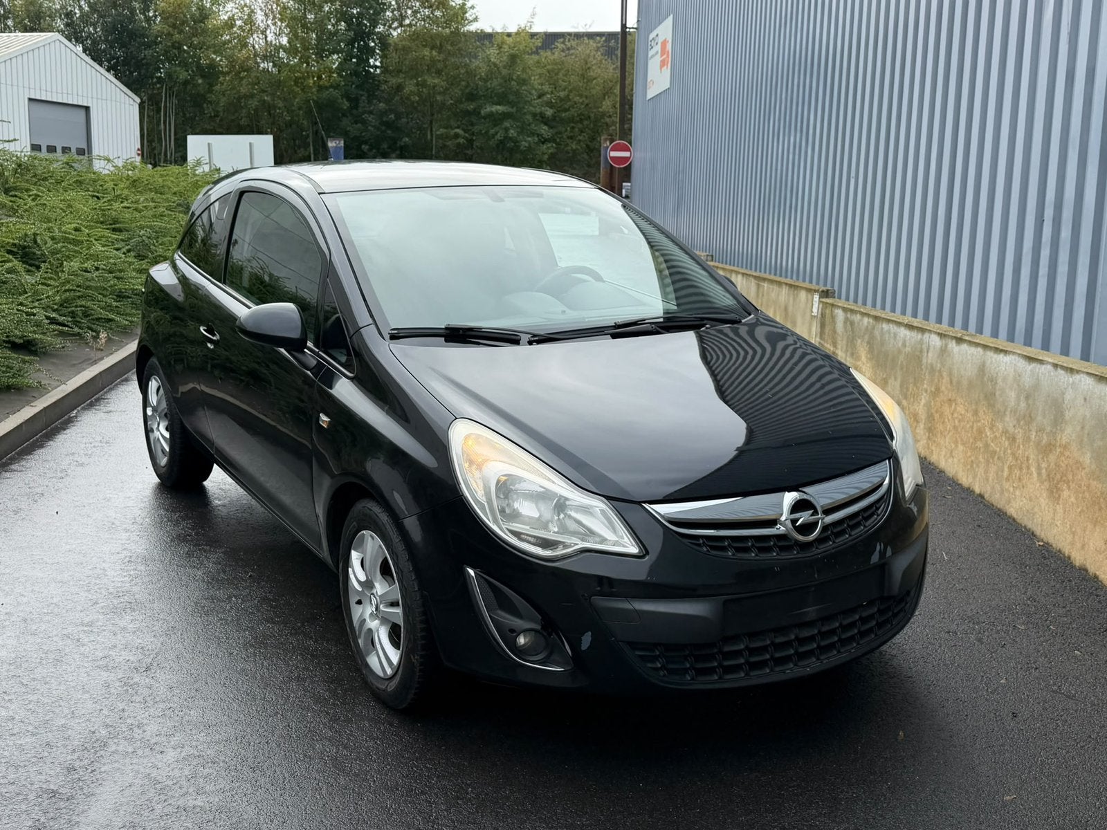Opel Corsa 1.2 essence airco euro5 controle en garantie,, Auto's, Euro 5, 63 kW, 4 cilinders, 1229 cc
