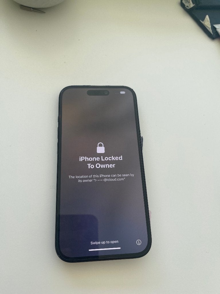 iPhone 15 128GB – Voor onderdelen - iCloud Lock, Telecommunicatie, IPhone 15, Zwart, Ophalen of Verzenden, Zonder simlock