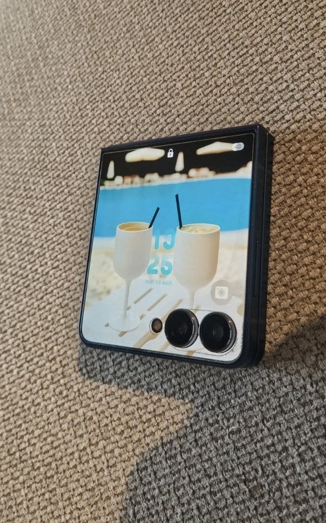 Samsung Zflip7 blue shadow, Comme neuf, Enlèvement, Sans simlock, Bleu