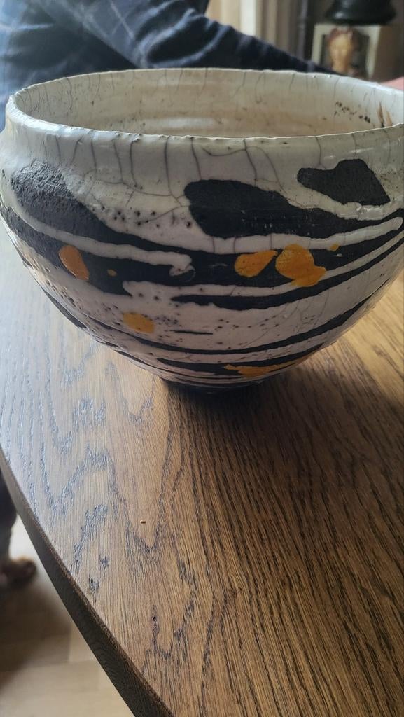 Pot de fleurs selon la technique Raku, Enlèvement