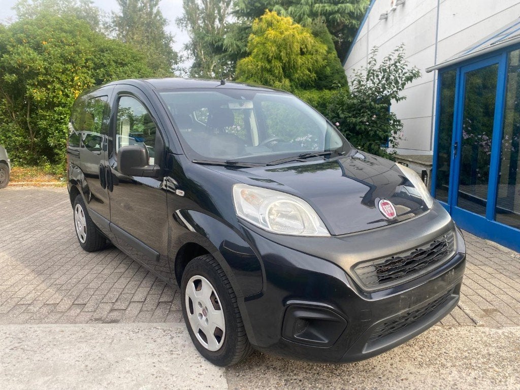 Fiat Qubo – 1.4 Benzine Bj 2017 68000km Direct Rijklaar, Auto's, Fiat, 4 cilinders, 149 g/km, 400 kg, Zwart