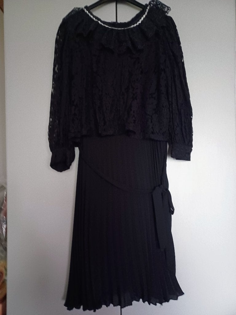 Zwart feestkleed + bloes  maat 44/46 ), Kleding | Dames, Ophalen, Maat 42/44 (L), Zwart