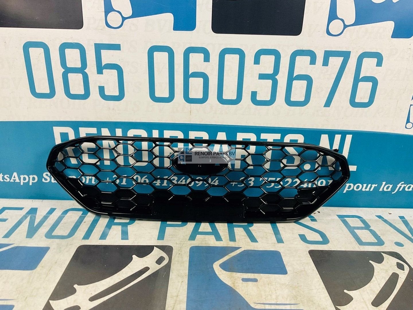 Grill Ford Fiesta MK8 ST Line Face Lift 2023-2024 Gril 2-B8-, Gebruikt, -, -, Ophalen of Verzenden