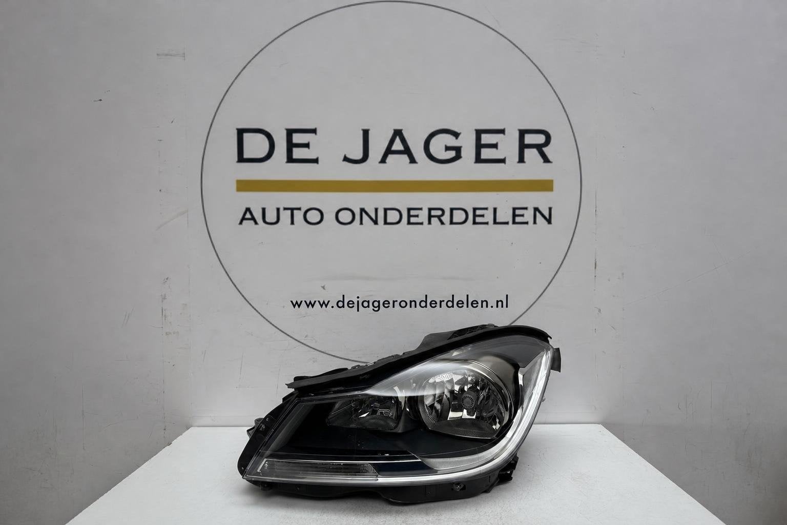 Phare gauche Mercedes Classe C W204 FL A2048209559, Autos : Pièces & Accessoires, Mercedes-Benz AG, Mercedes-Benz, Utilisé, Mercedesstrasse 120
70372  Stuttgart, DE