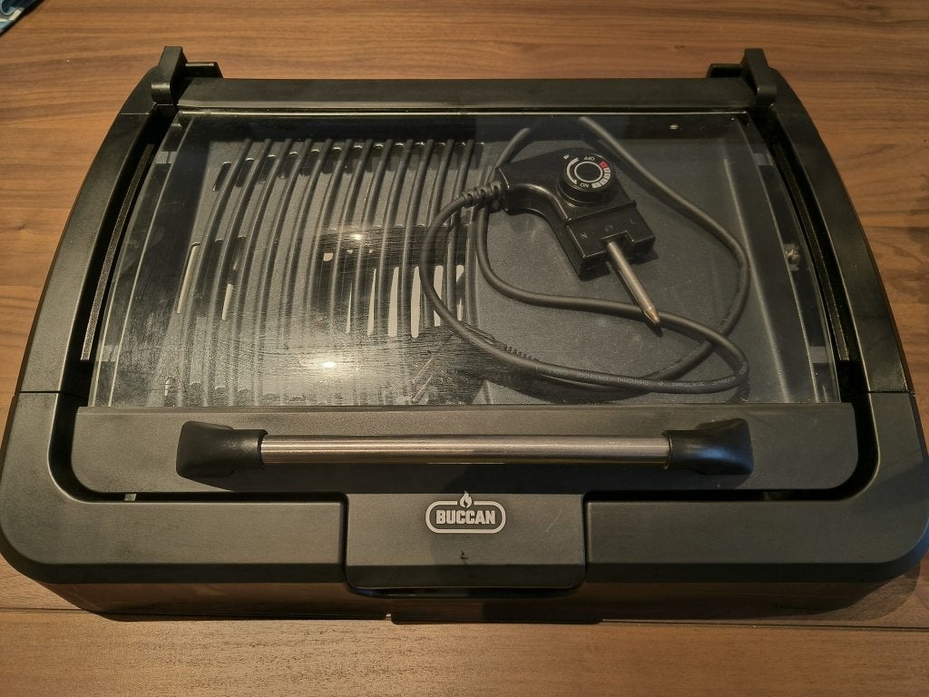 Buccan Kiama Plug & Grill – elektrische grillplaat 2200W, Ophalen, Overige typen, Zo goed als nieuw, Zwart