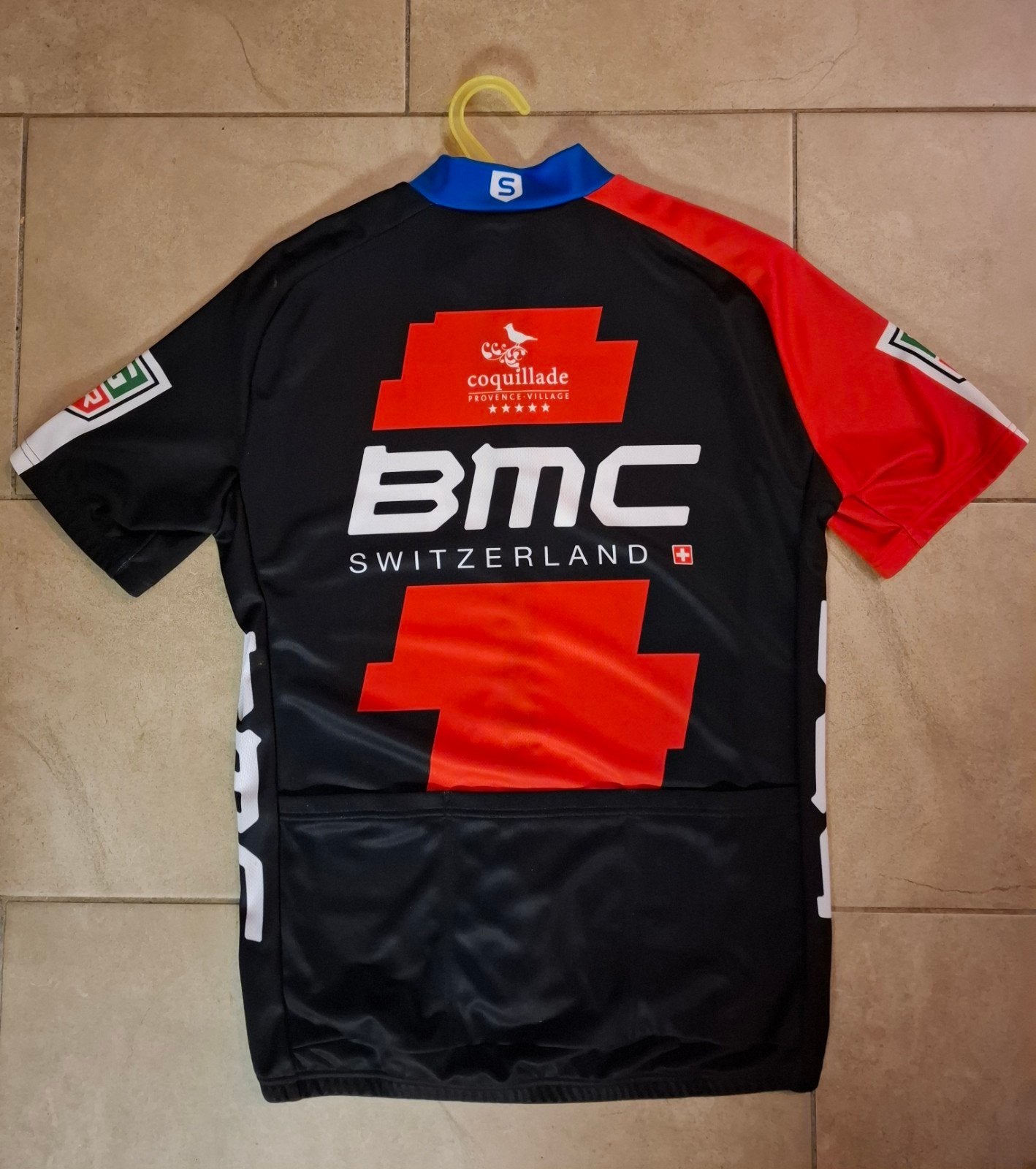 Maillot réplique de l'ancienne Team BMC, Vélos & Vélomoteurs, Assos, Vêtements d'extérieur, Enlèvement ou Envoi, Comme neuf